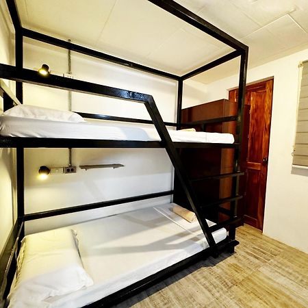 Ocean Breeze Hostel By Daily Sweet Moalboal Esterno foto