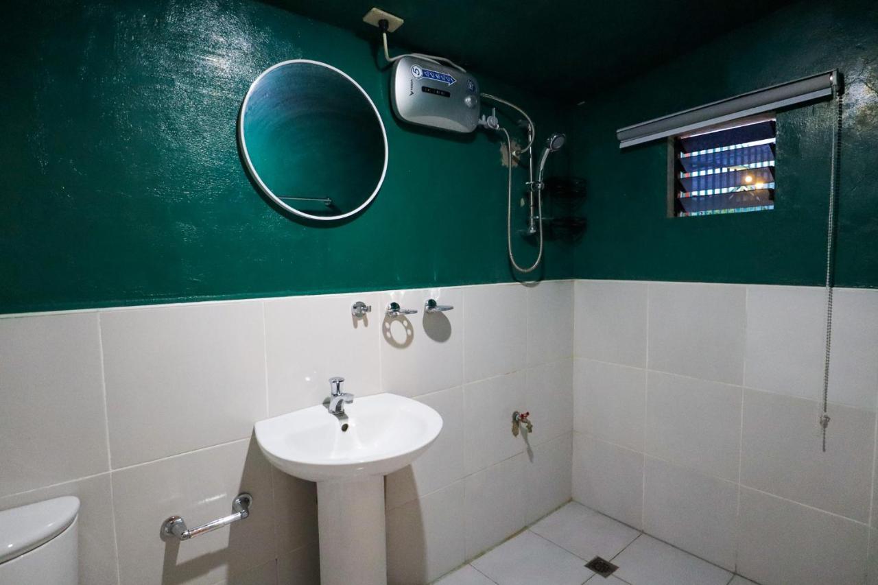 Ocean Breeze Hostel By Daily Sweet Moalboal Esterno foto
