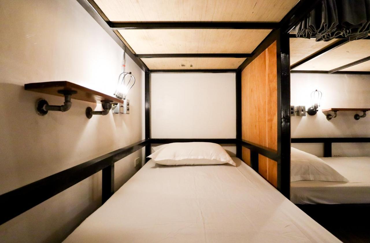 Ocean Breeze Hostel By Daily Sweet Moalboal Esterno foto