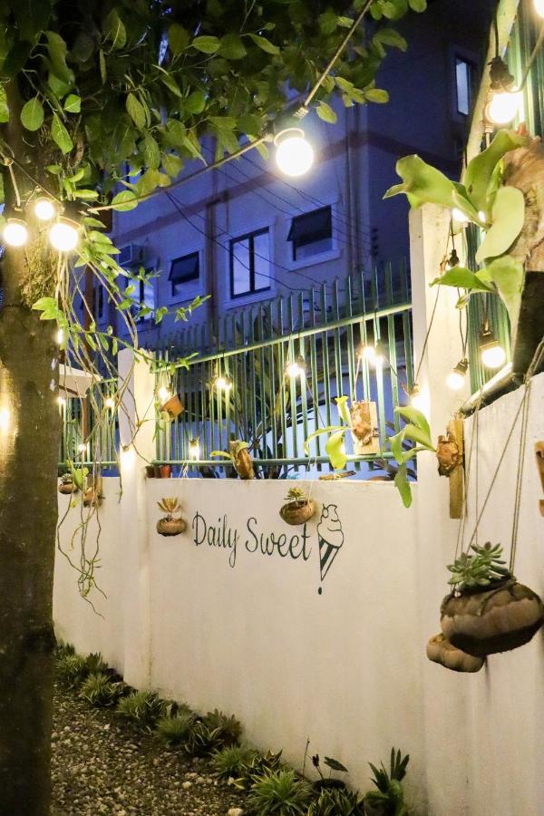 Ocean Breeze Hostel By Daily Sweet Moalboal Esterno foto