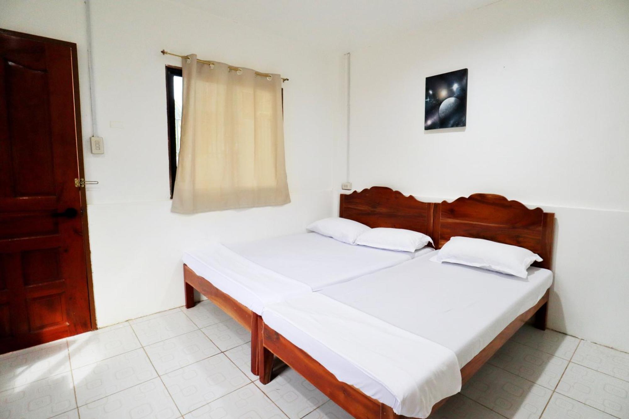 Ocean Breeze Hostel By Daily Sweet Moalboal Esterno foto