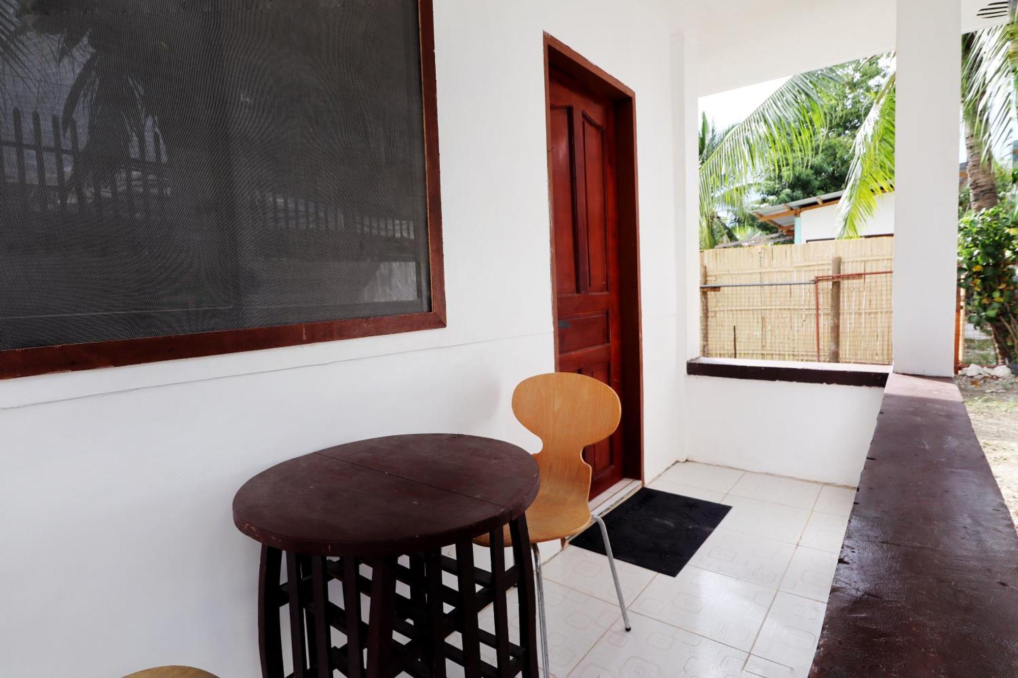 Ocean Breeze Hostel By Daily Sweet Moalboal Esterno foto