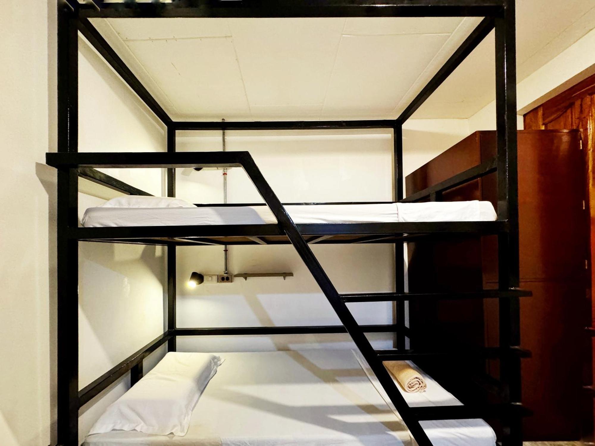 Ocean Breeze Hostel By Daily Sweet Moalboal Esterno foto