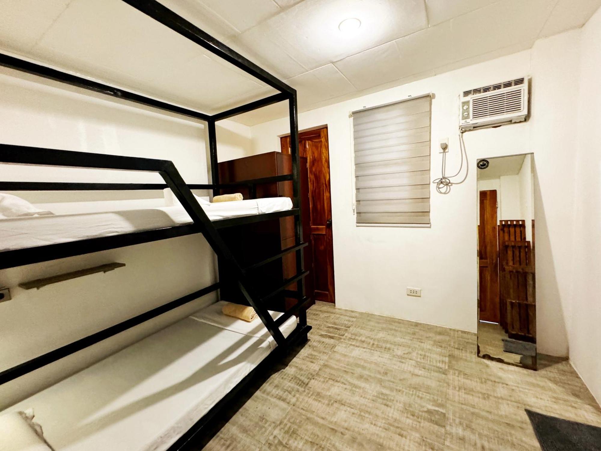 Ocean Breeze Hostel By Daily Sweet Moalboal Esterno foto